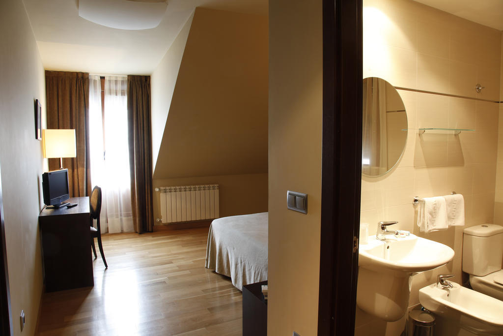Hotel Baltico لواركا الغرفة الصورة